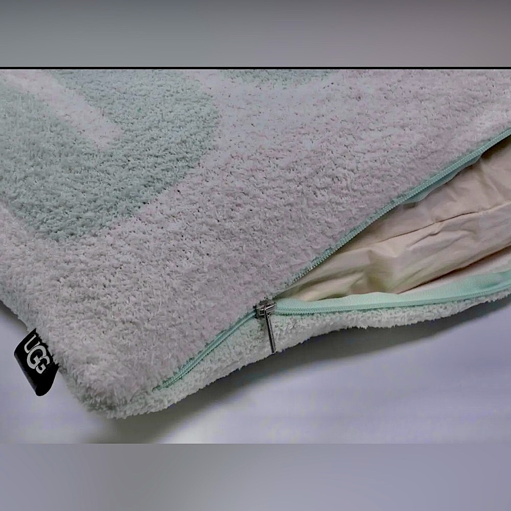 NWT UGG Poppy Logo Throw Pillow Mint Green and White reversible - Picture 6 of 10